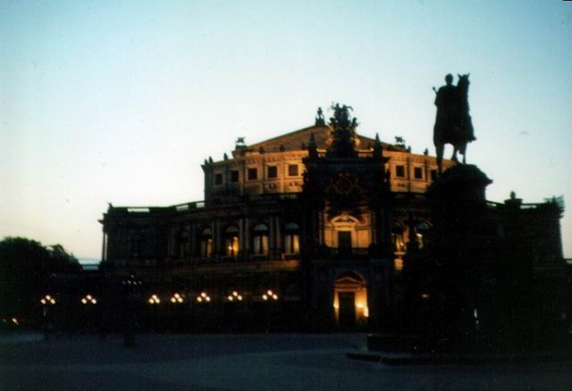 Дрезден, Theaterplatz